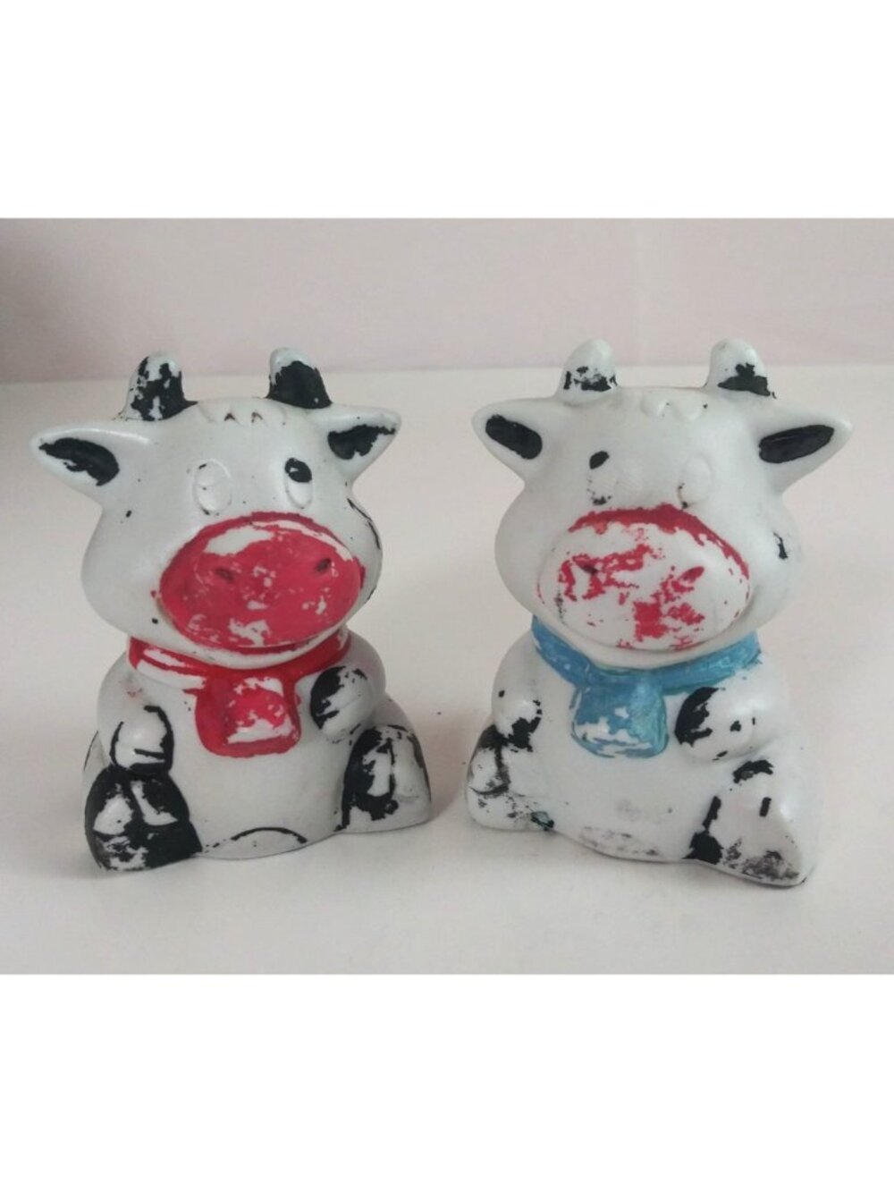 Vintage Country Sitting Cows Wearing Bells Salt & Pepper Shakers